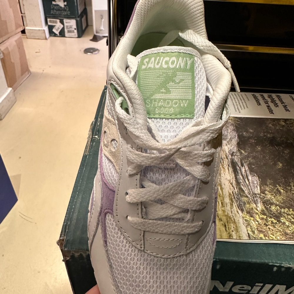 NIB Saucony Shadow White & Purple sneakers New in Box NIB 7.5 - Picture 4 of 5